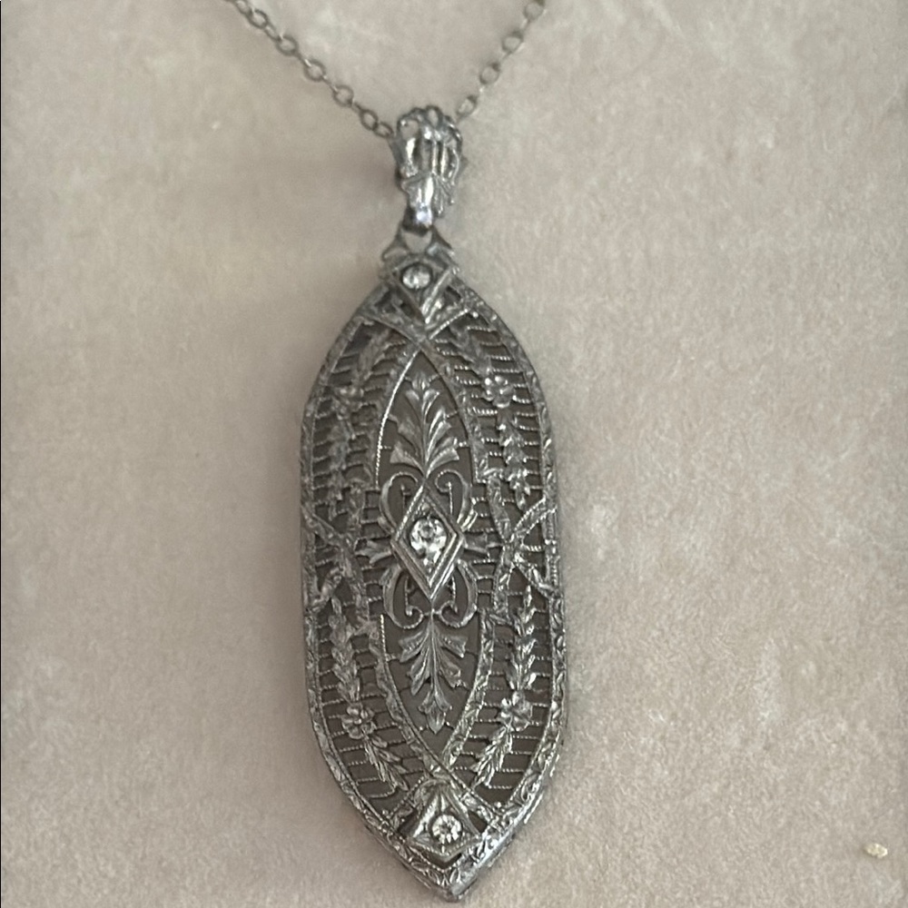 Elegant Art Deco Silver filigree crystal Pendant Necklace Sterling Silver marked